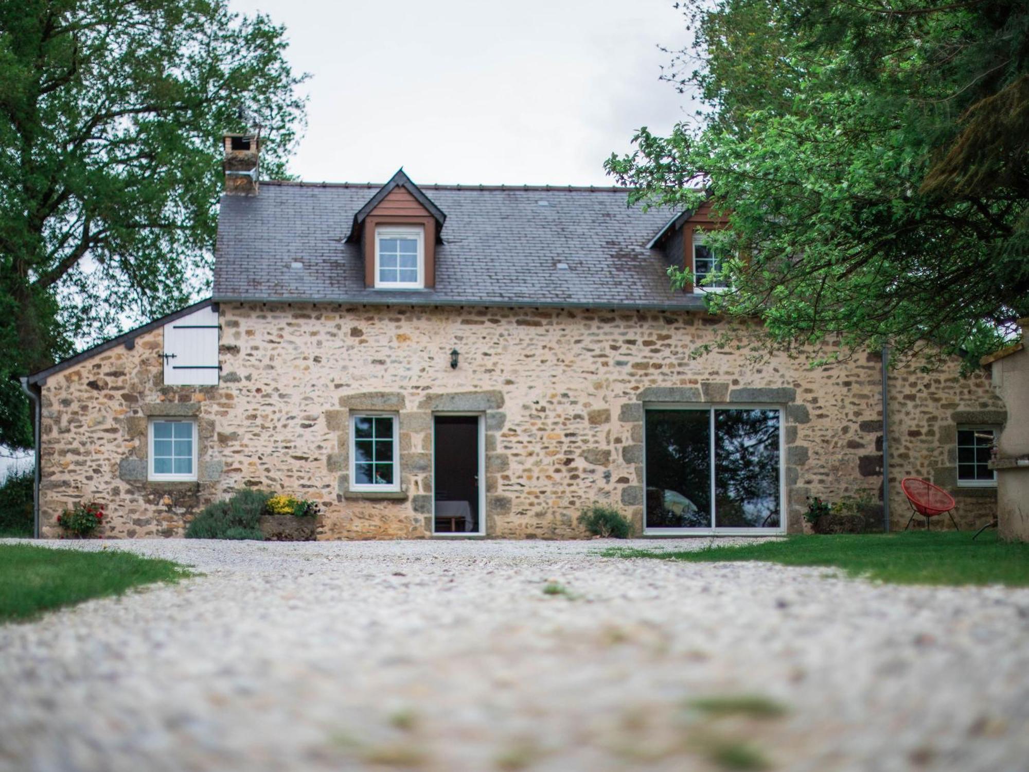 Gîte Saint-Léonard-des-Bois, 5 pièces, 7 personnes - FR-1-410-179 Exterior foto